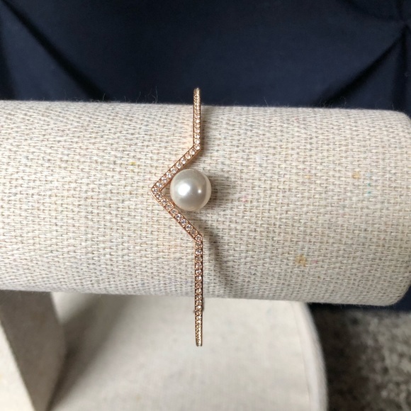 Swarovski Jewelry - Rose gold Swarovski bracelet with a crystal pearl